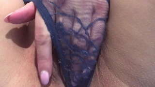 Аның киска мохтаҗ члене эчендә. Эре планы