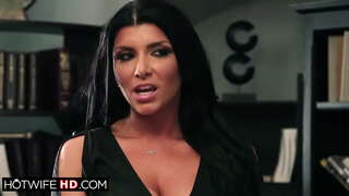 Busty milf Cant uning hamkasbi tomonidan fucked bo&#039;lishi uchun kutish.Eri yashirincha Big tits uning xotini rimmed olish tomosha qilish uchun maxfiy qilsangiz.U facefucked va surtish xo&#039;roz