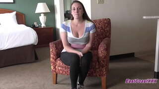 Veľké Tit MILF hovno a šuká dvaja chlapci v audition