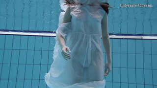 Veealuse maailma alasti babes