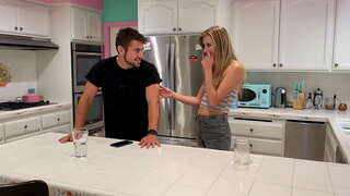 Jebeno Njegove Sestre DEVOJKA.