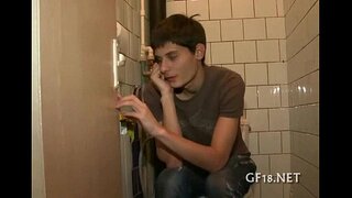 Писар менишинад ва ҷустуҷӯ