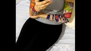 Ziemassvētku svinības. Māsa fucked hardcore sniedzot vislabāko orālo seksu, lai viņam